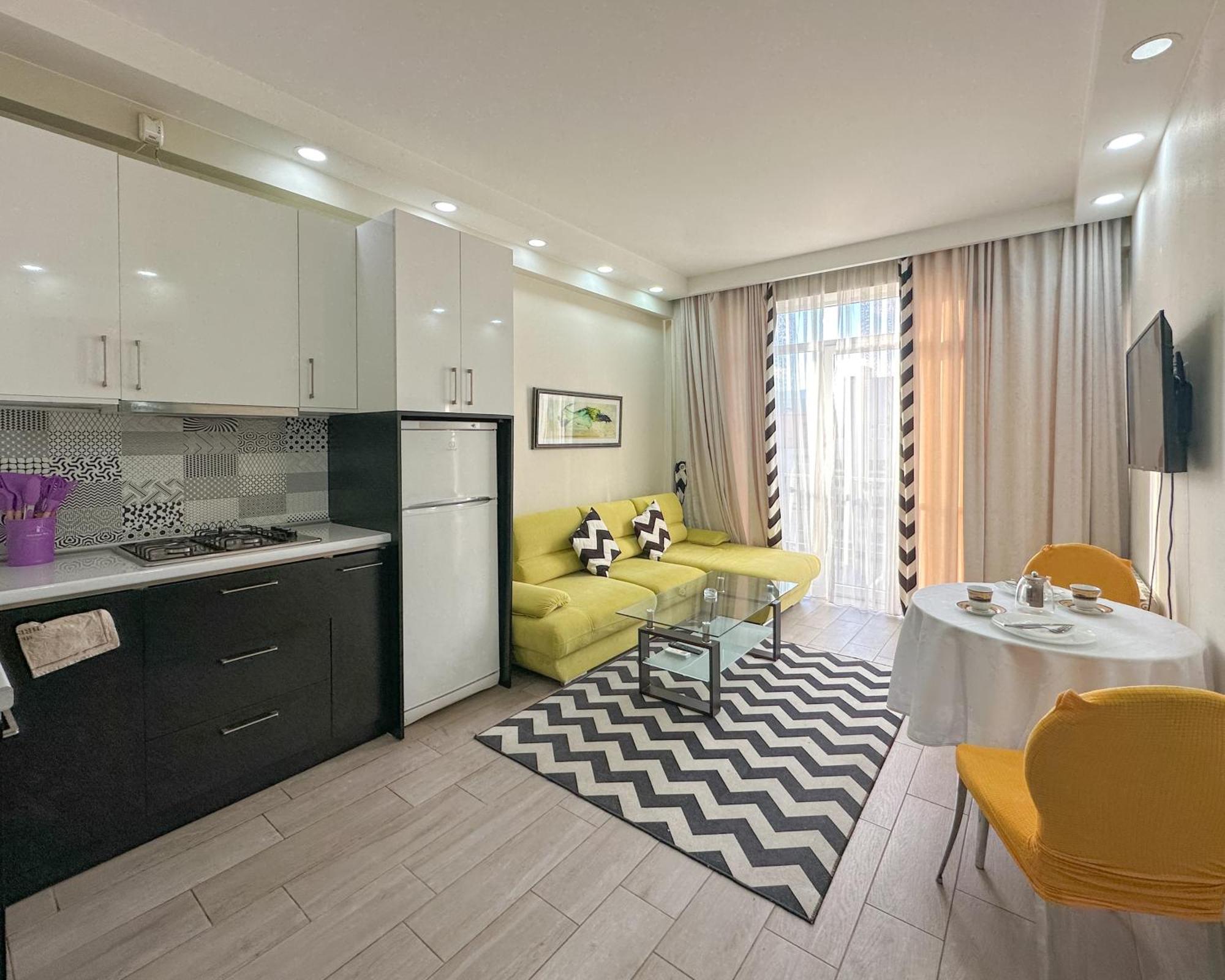 Apartments With View Тбилиси Екстериор снимка