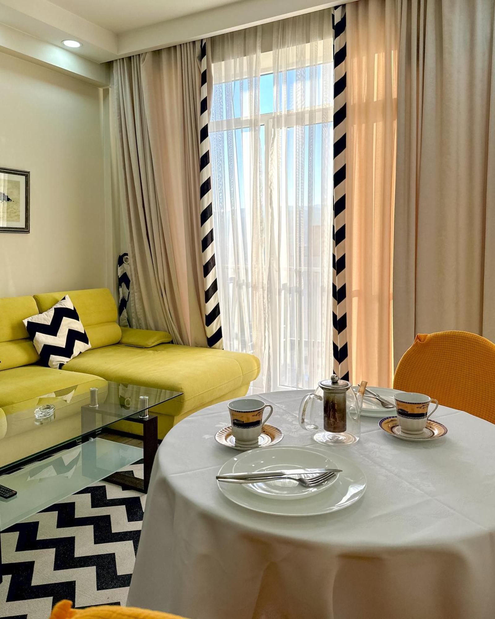 Apartments With View Тбилиси Екстериор снимка