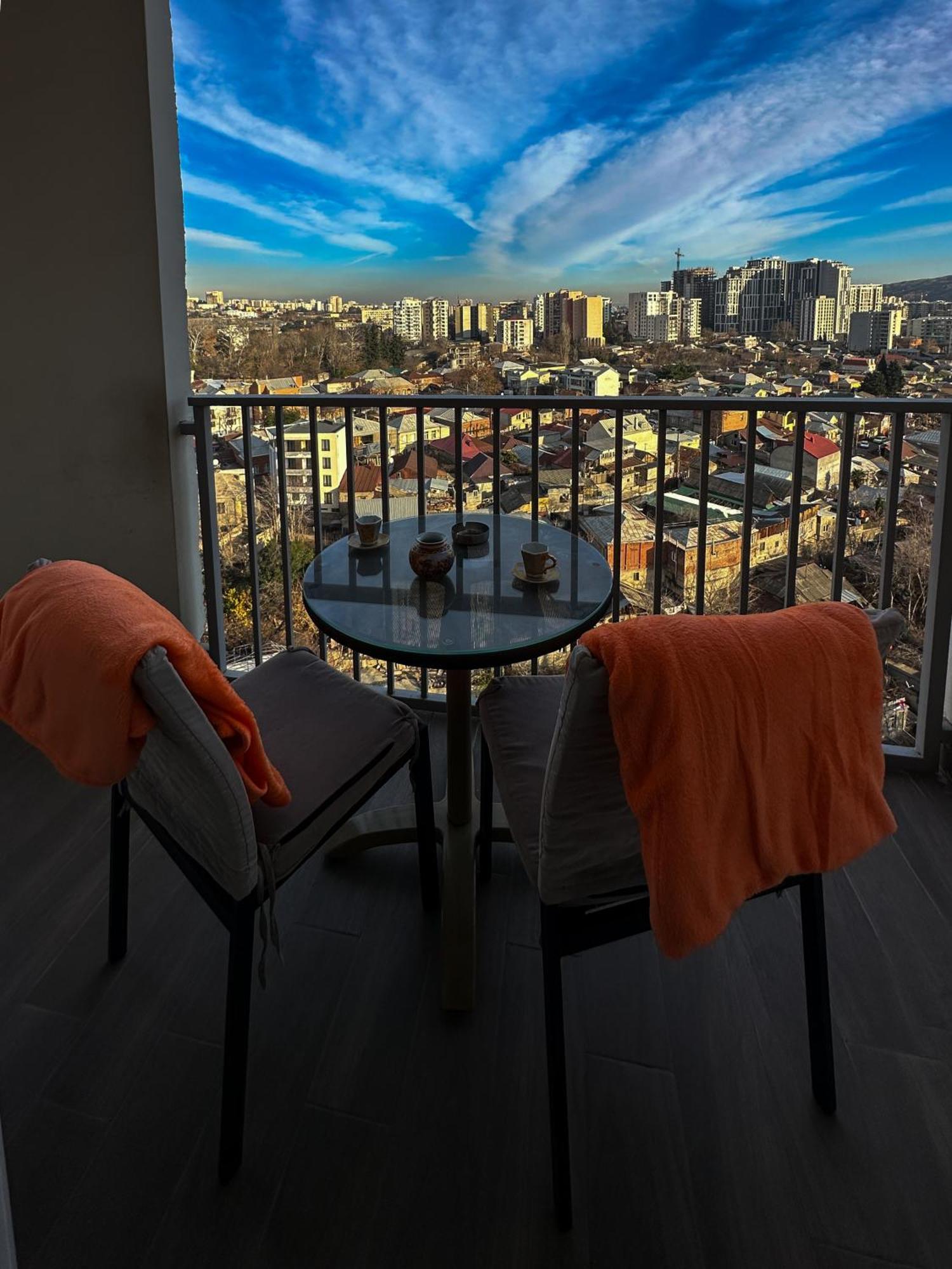 Apartments With View Тбилиси Екстериор снимка