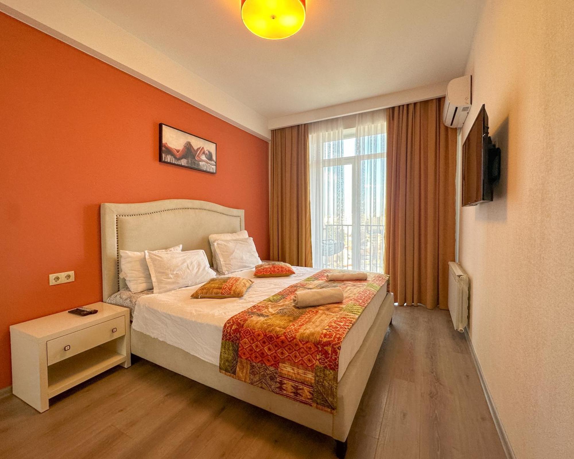 Apartments With View Тбилиси Екстериор снимка
