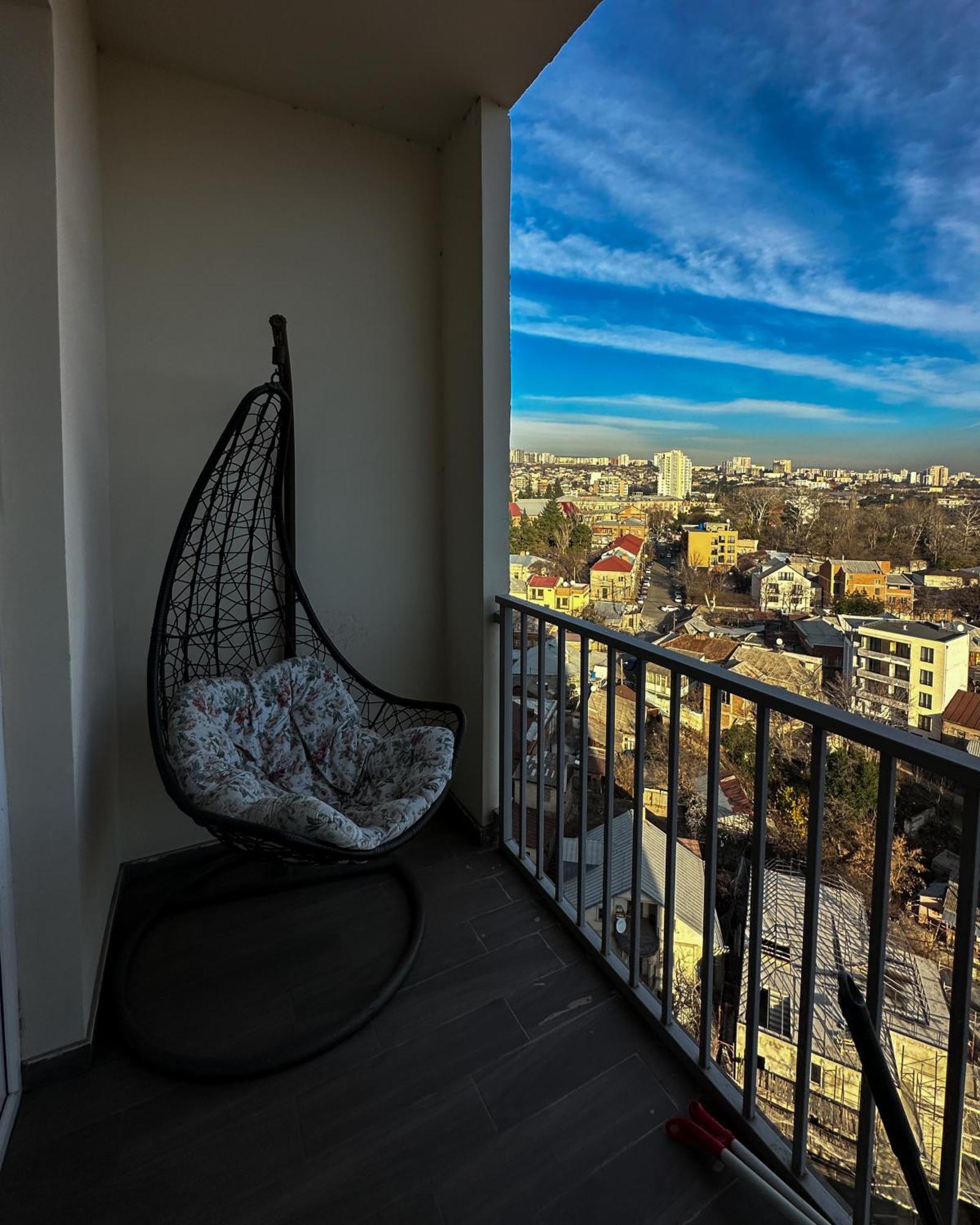 Apartments With View Тбилиси Екстериор снимка