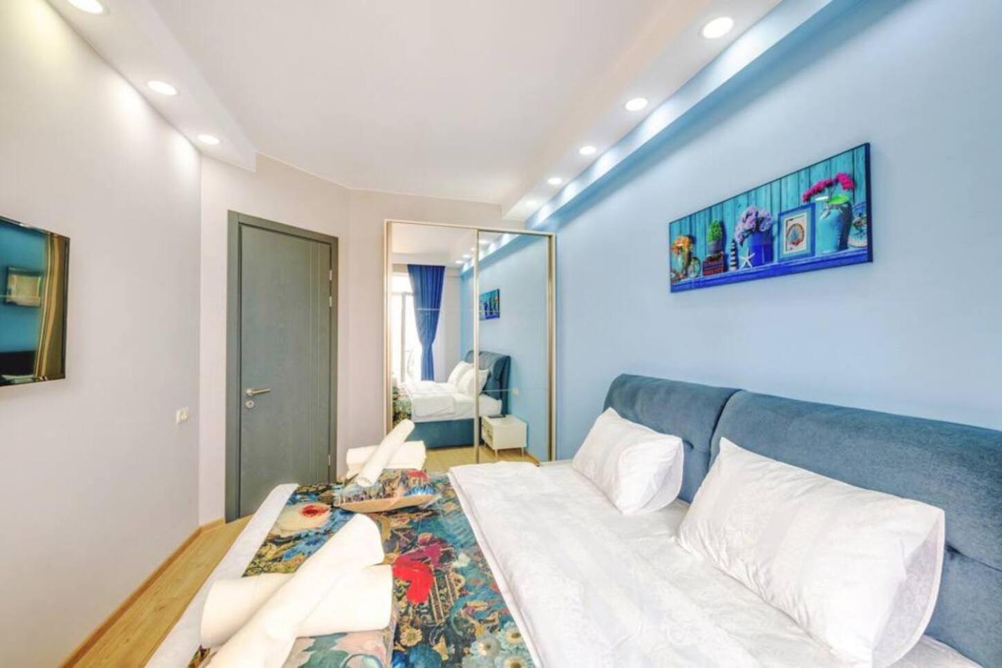Apartments With View Тбилиси Екстериор снимка