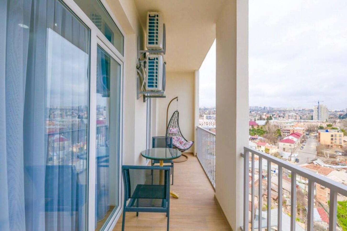 Apartments With View Тбилиси Екстериор снимка